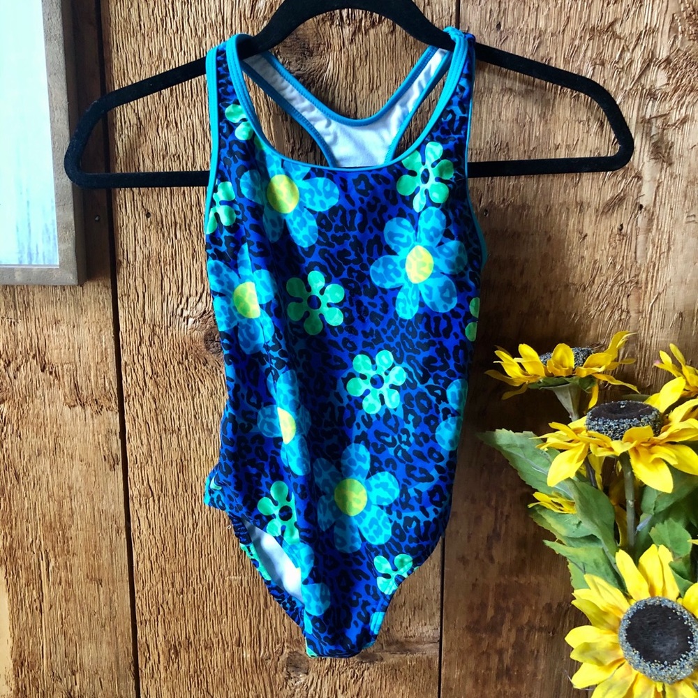 💥final price drop💥Girls swim suit